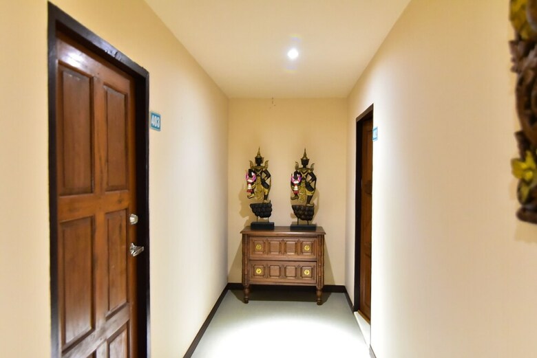 Hotel Sorot House