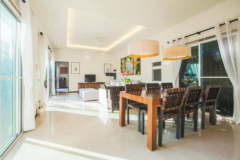 Two Villas Holiday Oriental Style Layan Beach