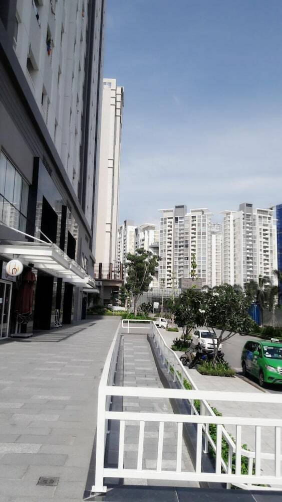 Horse Square Apartment
