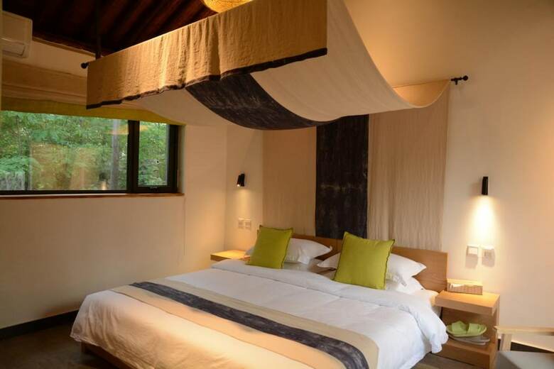 Hotel Home Coming Persimmon Furrow