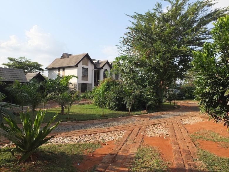 Bed & Breakfast Afrika Lodges - Voi