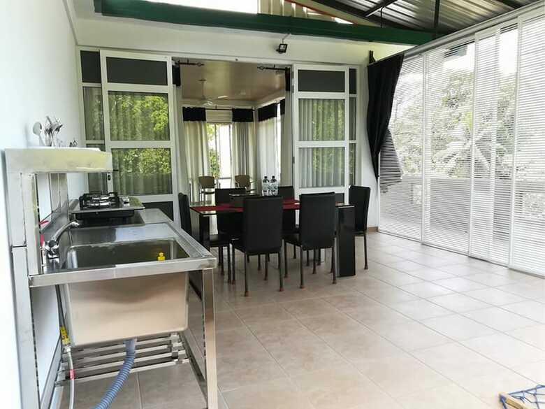 Thilini Hotel Apartment