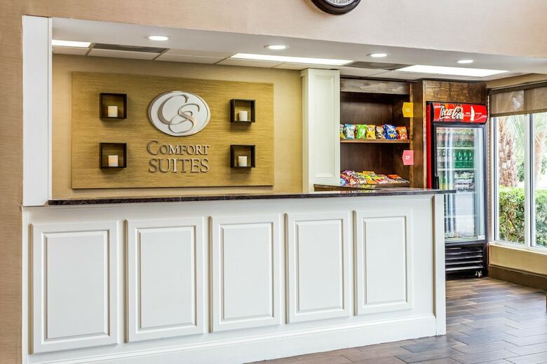 Hotel Comfort Suites