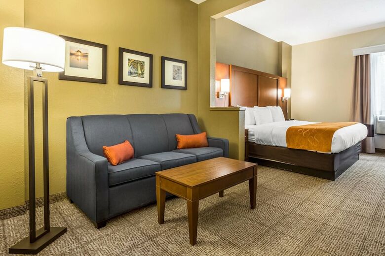 Hotel Comfort Suites