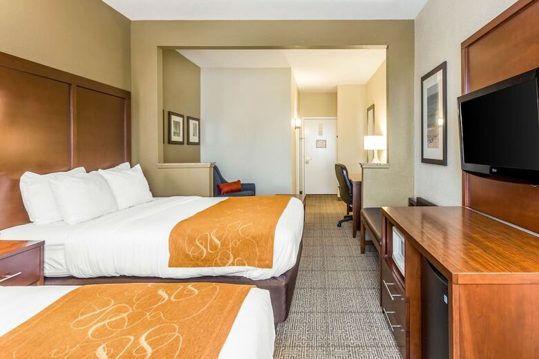 Hotel Comfort Suites