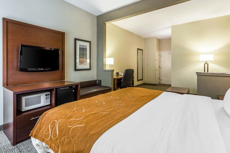Hotel Comfort Suites