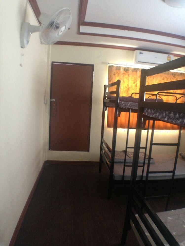 Hostal Bangkok Legend