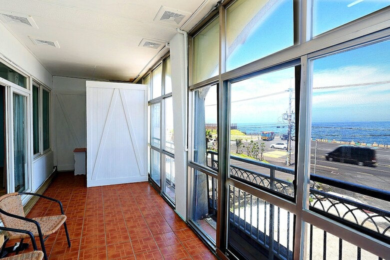 Pension Jeju Beach House