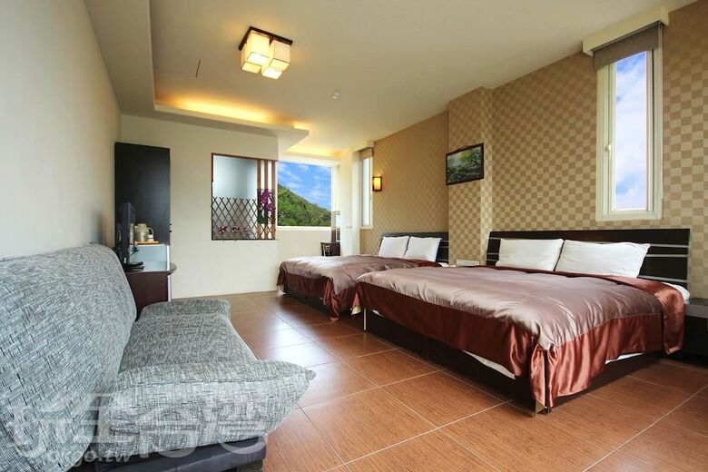 Bed & Breakfast Here Is Good Home II
