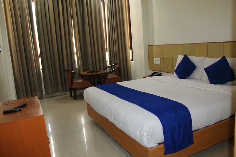 Broadways Inn - Hotel, Resort & Spa