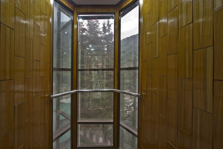 Broadways Inn - Hotel, Resort & Spa