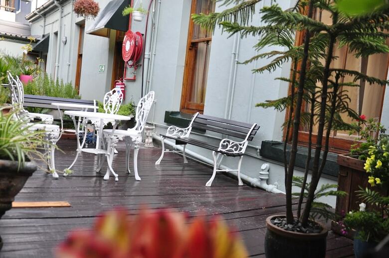 Bed & Breakfast Central Hotel Guest House
