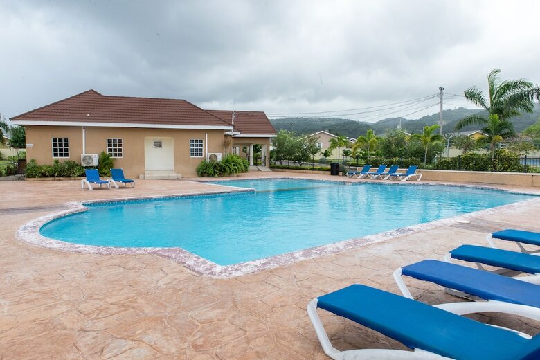 Ocho Rios Beach House At Dax Hall