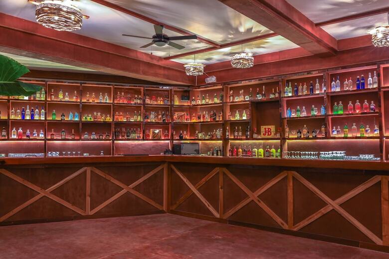 Hotel Retreat Siargao Resort