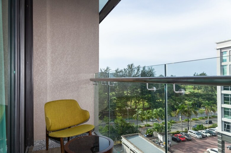 Home In Kota Kinabalu City-riverson Soho