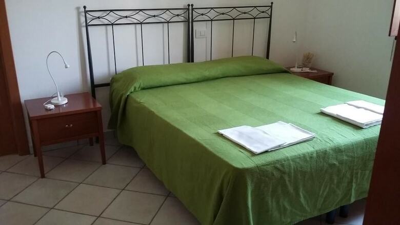Guesthouse Il Ritrovo Di Parmenide
