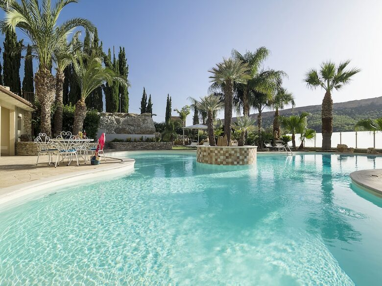 Villa Agor� - Near Agrigento Regional Archaeological Museum