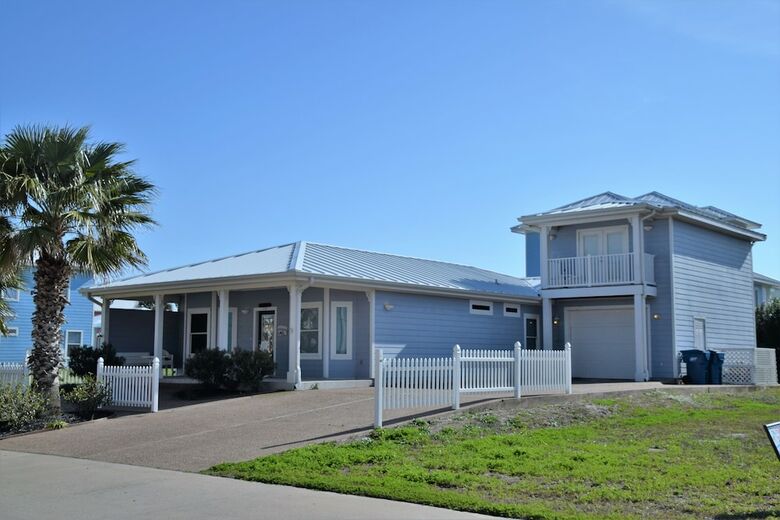 Spinnaker House - Four Bedroom Home