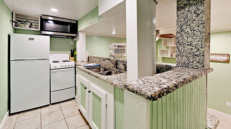 Paradise Hideout - One Bedroom Townhome