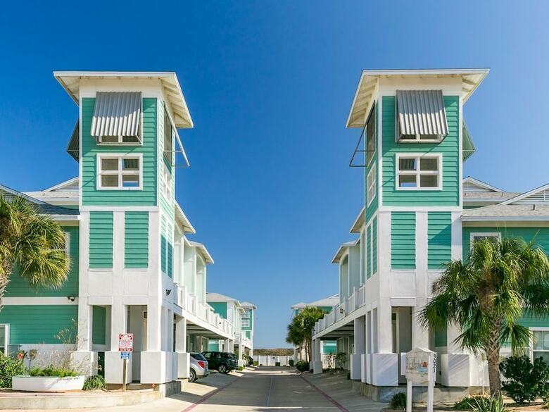 Coconutties - Three Bedroom Condo