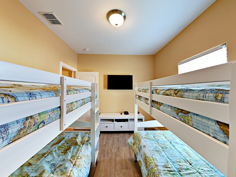 The Lemony Anemone - Three Bedroom Townhome