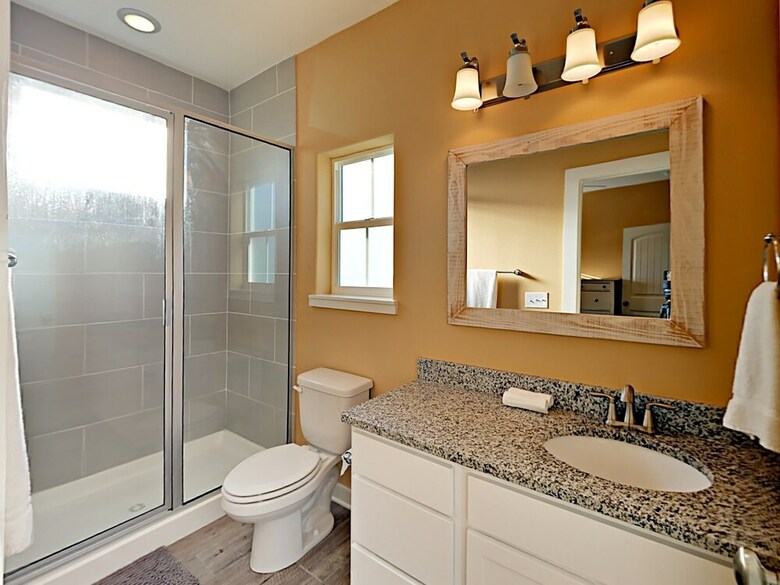 The Lemony Anemone - Three Bedroom Townhome