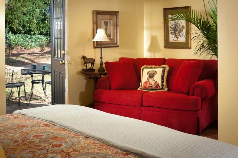 Bed & Breakfast Inn And Tavern At Meander