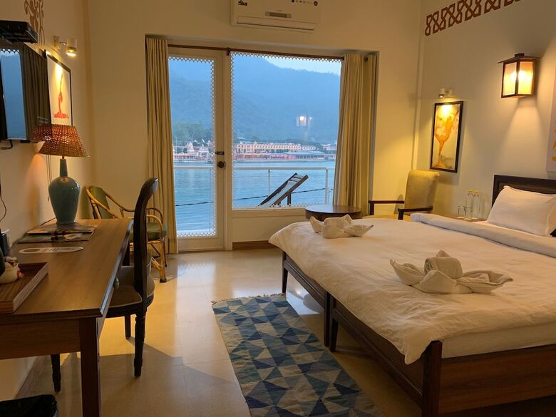 Hotel Yog Niketan By Sanskriti