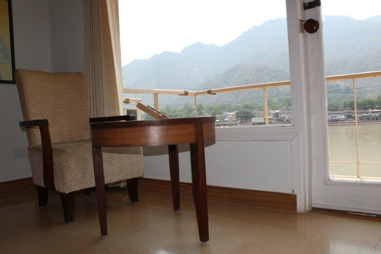 Hotel Yog Niketan By Sanskriti