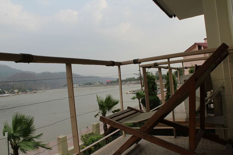 Hotel Yog Niketan By Sanskriti