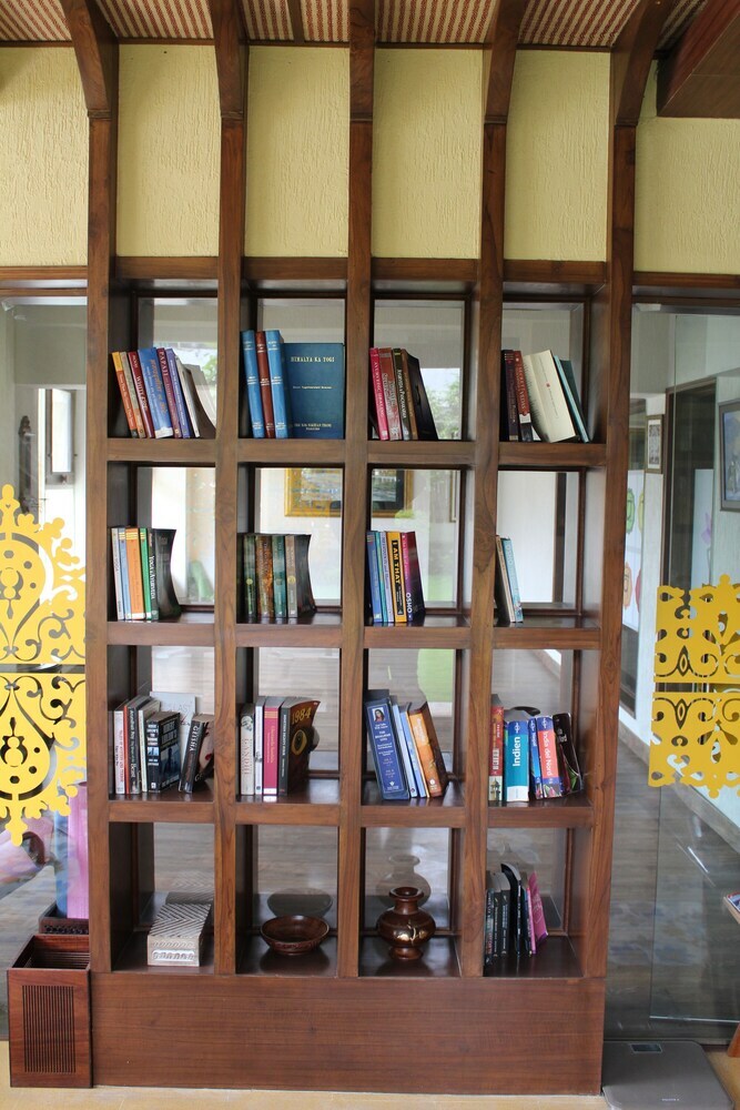Hotel Yog Niketan By Sanskriti