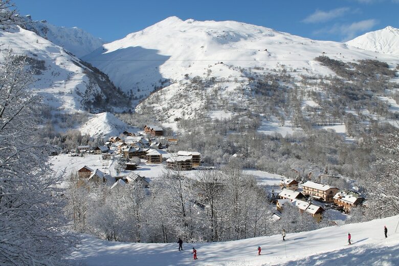 Hotel H�tel Du Cr�t Rond - Logis