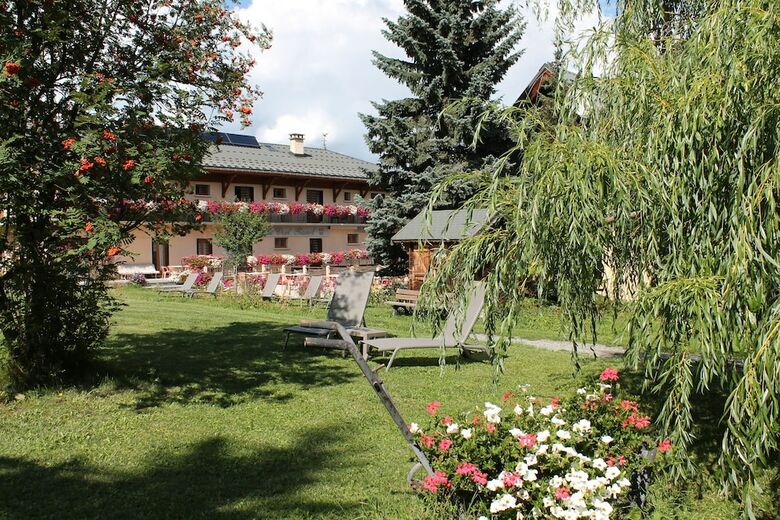 Hotel H�tel Du Cr�t Rond - Logis
