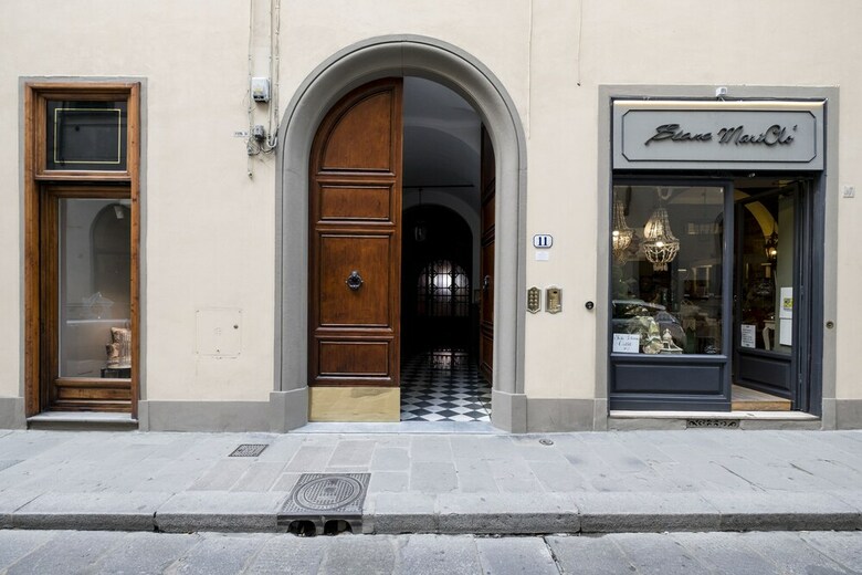 Silver Novella Luxury Apartment