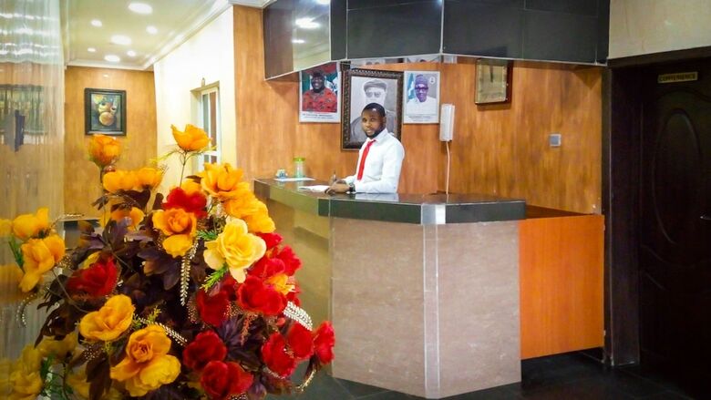 de Royal Legacy Hotel And Suites