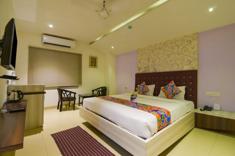 Fabhotel Pentagon Airport