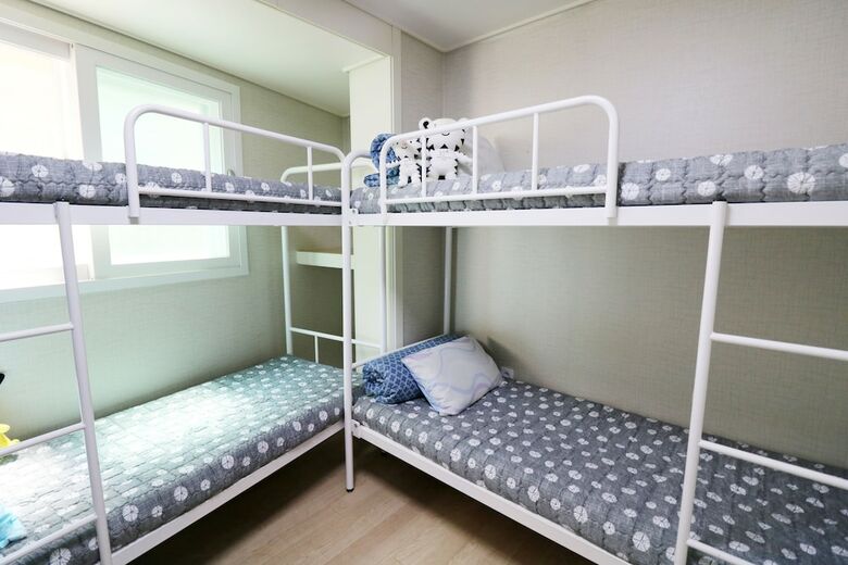 Hostal Four Seasons House - Hostel, Women Only
