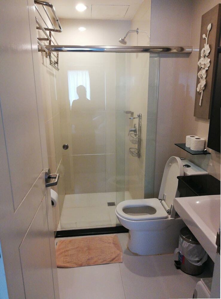Grand Cenia Condo Residences