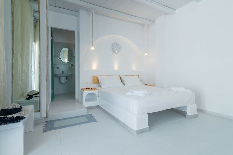 Hotel Niki Savvas Studio & Suites