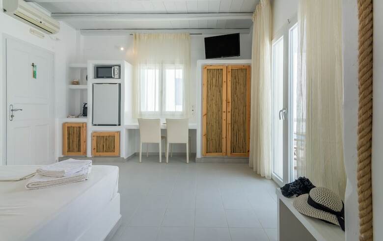 Hotel Niki Savvas Studio & Suites