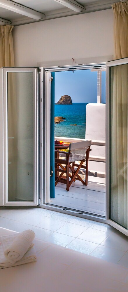 Hotel Niki Savvas Studio & Suites