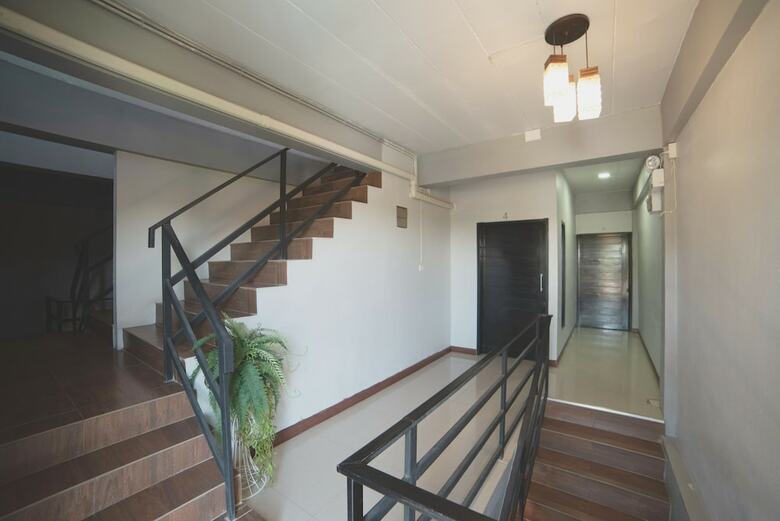 Hostal Oyo 465 Krung Kao Traveller Lodge