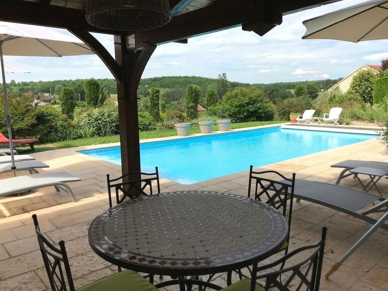 Agroturismo Domaine C�t� Granges
