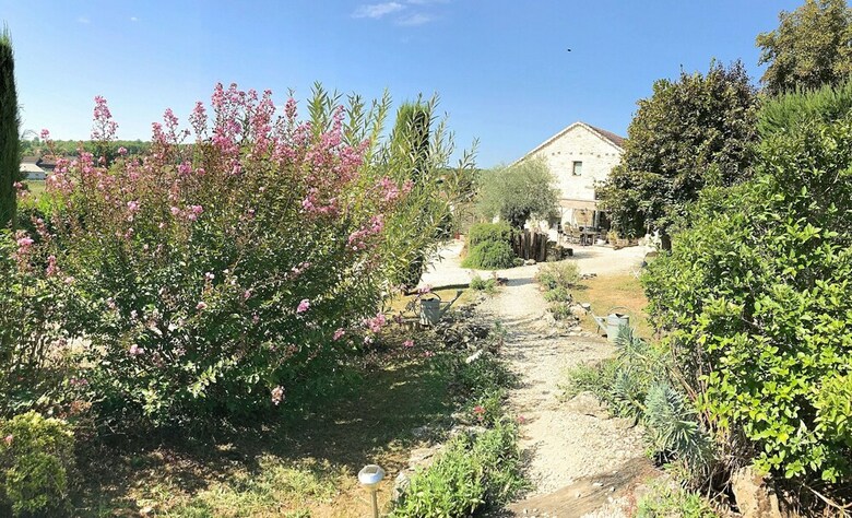 Agroturismo Domaine C�t� Granges