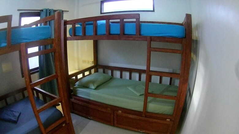 Hostal Footprints Homestay - Hostel - Adults Only
