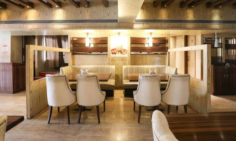 Hotel Treebo Select Grand Premier Suites