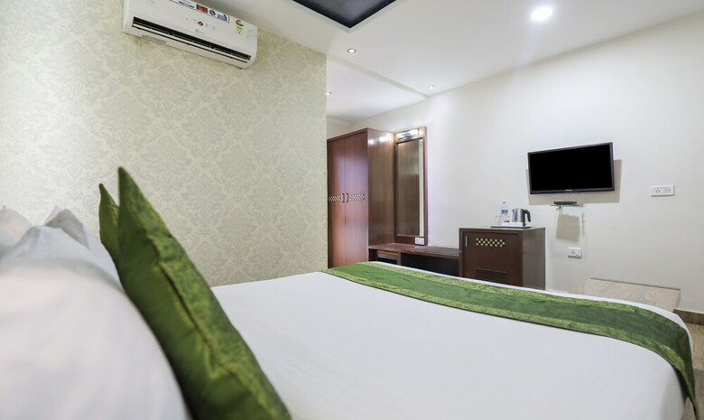 Hotel Treebo Select Grand Premier Suites