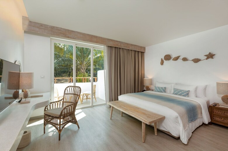 Hotel Eden Beach Resort And Spa