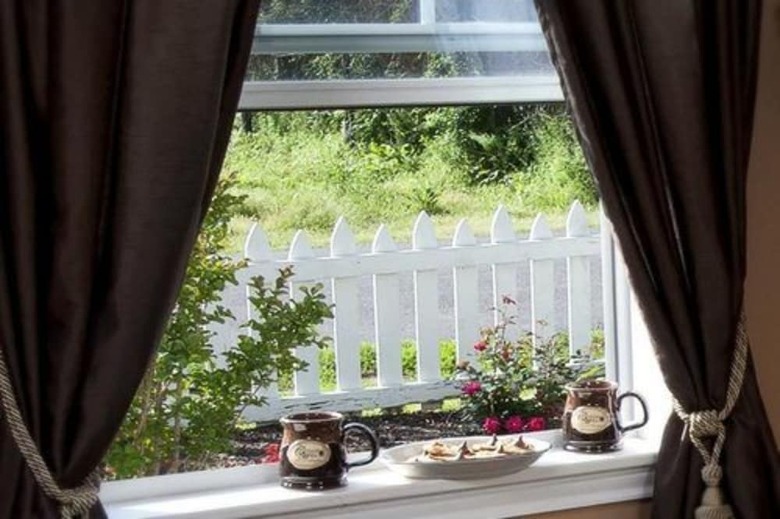 The Carriage House Bed And Breakfast