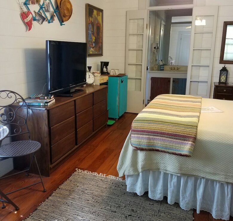 The Carriage House Bed And Breakfast